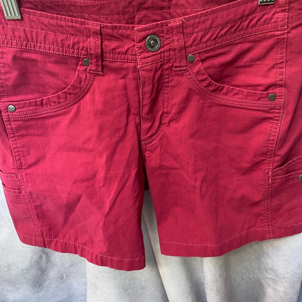 Kuhl Womens shorts. Pink Purple. Cotton Blend  size 2